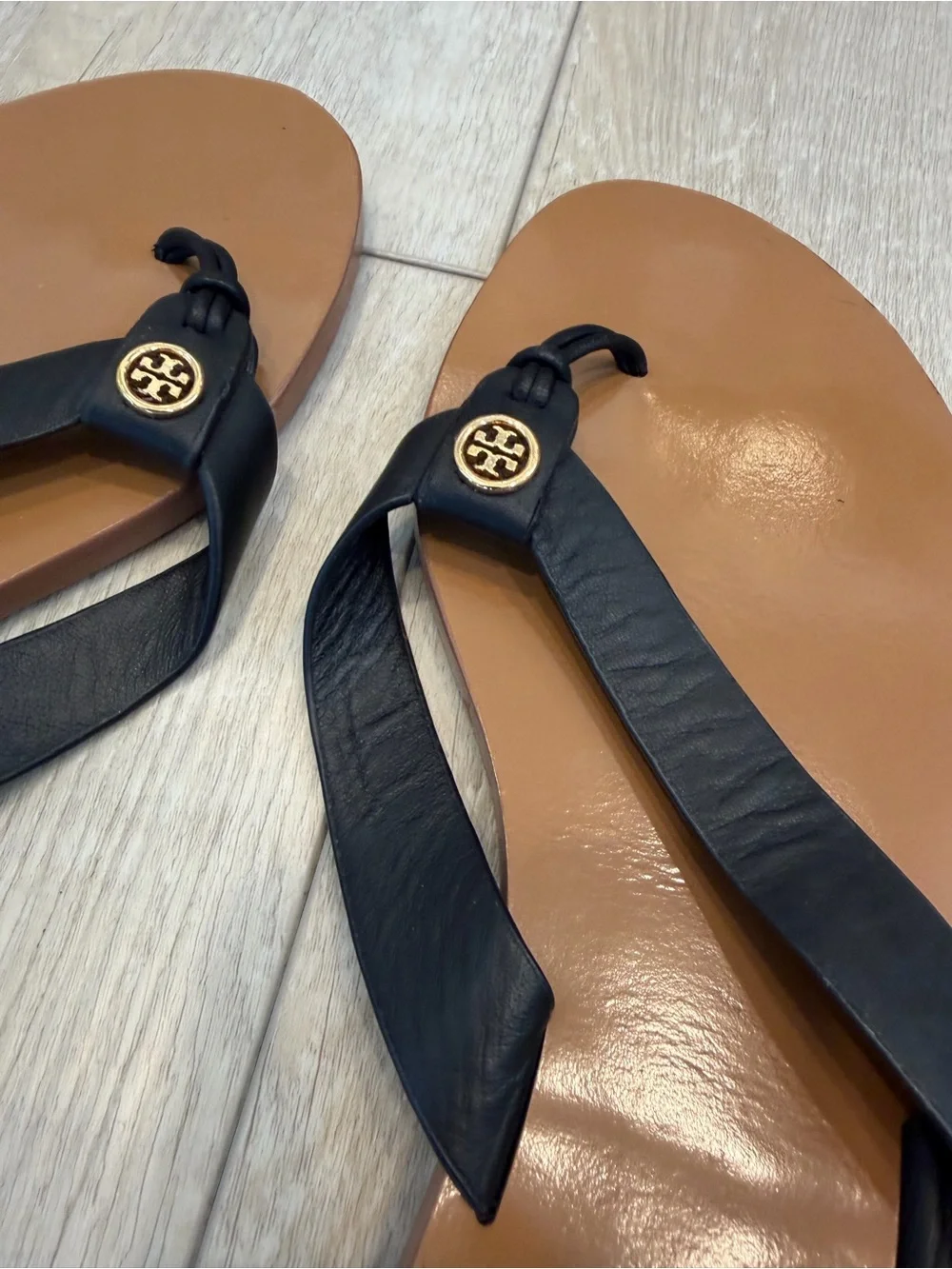 Tory Burch Black Leather Thong Sandals with Tan Footbed